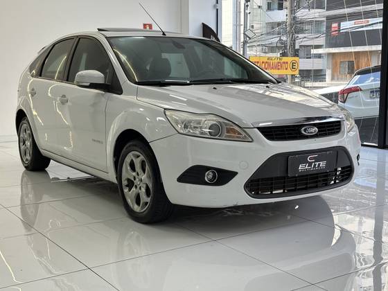 FORD FOCUS 2.0 TITANIUM HATCH 16V FLEX 4P MANUAL